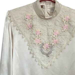 Nilani 80’s 7/8 Cream Silky Blouse With Lace & Embroidered V Collar Overlay